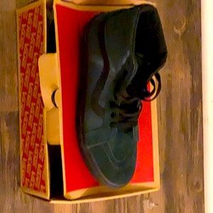 Men’s size 8.5 only worn once. Ask 60.00 obo.